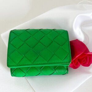 BOTTEGA VENETA Intrecciato Trifold Green Leather Wallet Card Case